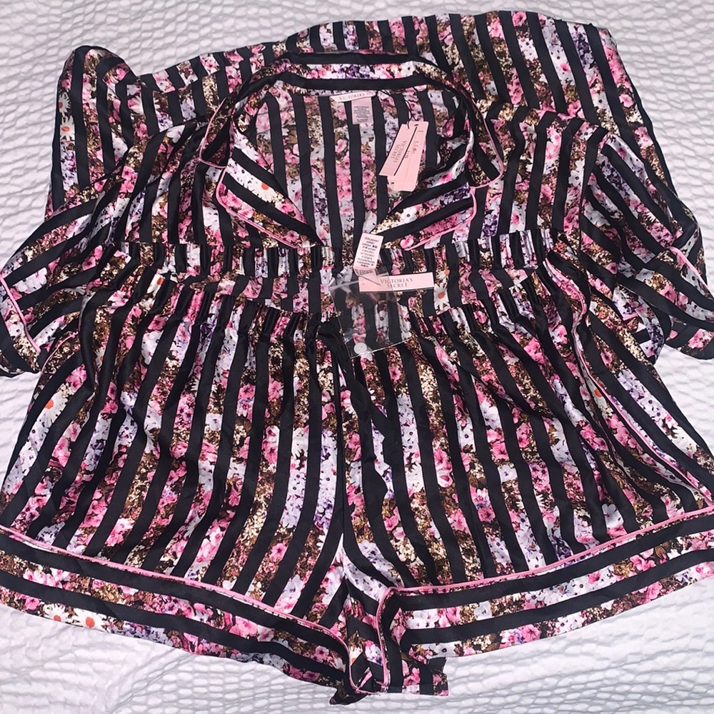 Victoria Secret Pajama Set Never Worn!